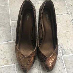 MOSSIMO COPPER SNAKE PUMPS!